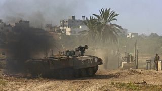 دبابة تابعة للجيش الإسرائيلي تدخل قطاع غزة