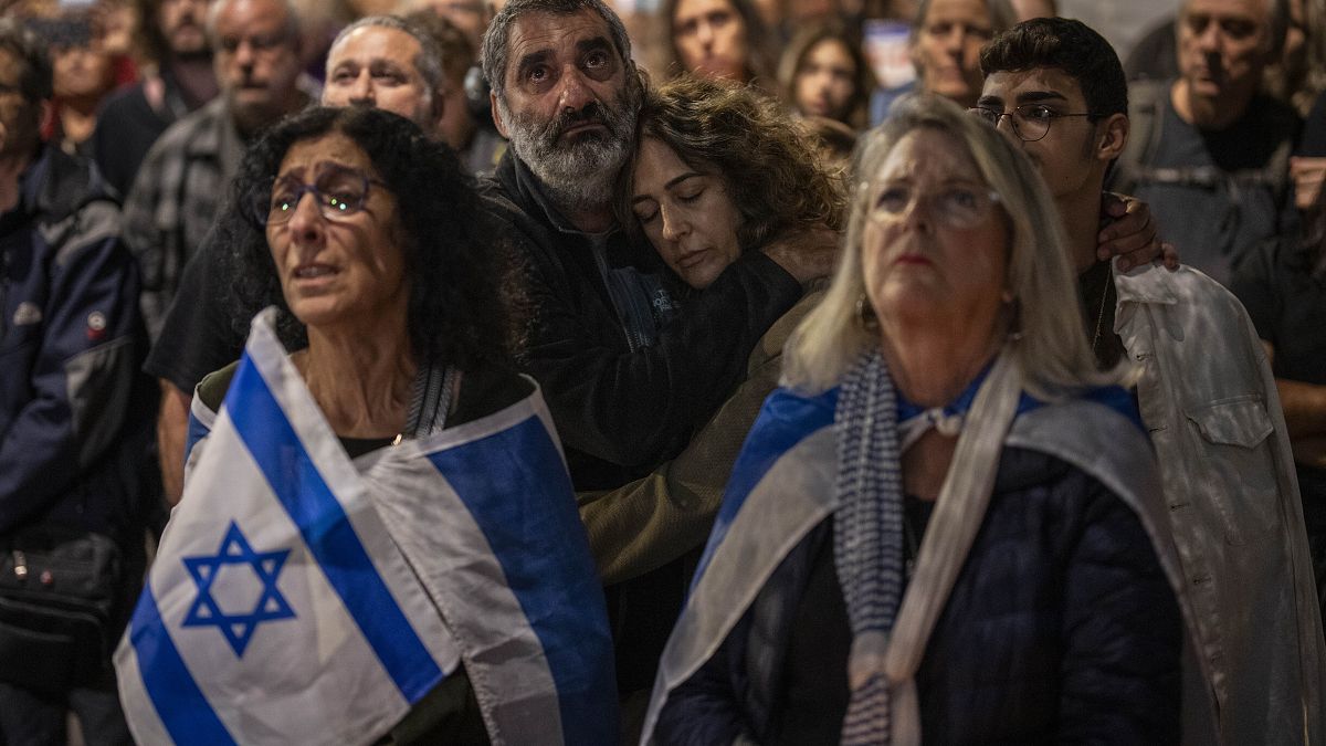 Des familles d’otages détenus à Gaza ont interrompu une séance à la Knesset, accusant le gouvernement de Benjamin Netanyahu d’ignorer leur sort.