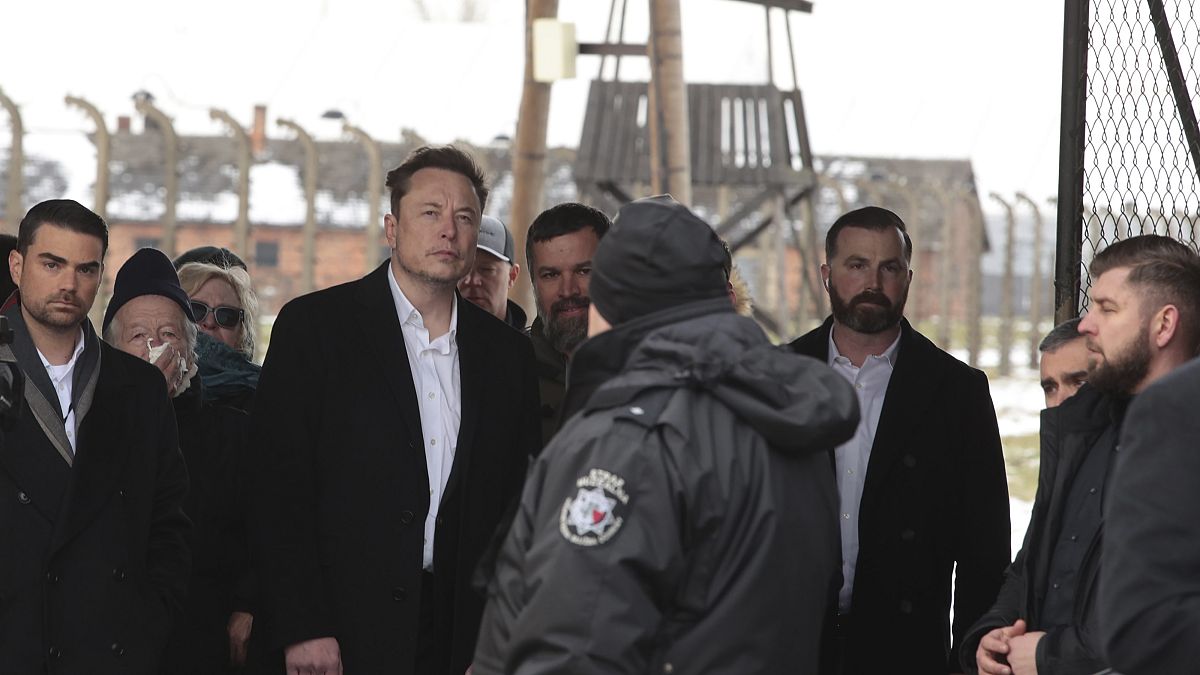 Elon Musk toplama kampını ziyaret etti