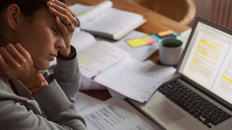 La encuesta sugiere que los centros de trabajo pueden estar mal preparados para apoyar a los empleados que experimentan altos niveles de estrés.