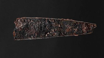Il coltello con incisioni runiche ritrovato in Danimarca