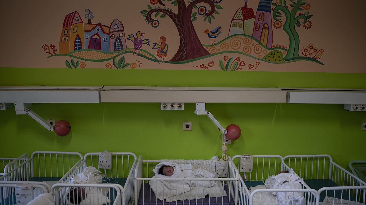 Három csecsemő a késmárki kórházban 2018. november 16-én