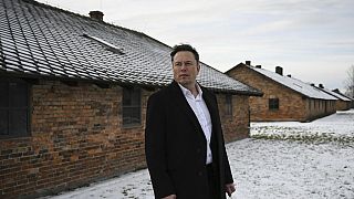 Elon Musk, consejero delegado de Tesla y SpaceX, visita el emplazamiento del campo de exterminio nazi alemán de Auschwitz-Birkenau en Oświęcim, Polonia.