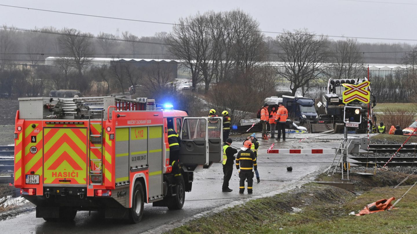 Train crash in Czech Republic kills 1 and injures at least 19 | Euronews