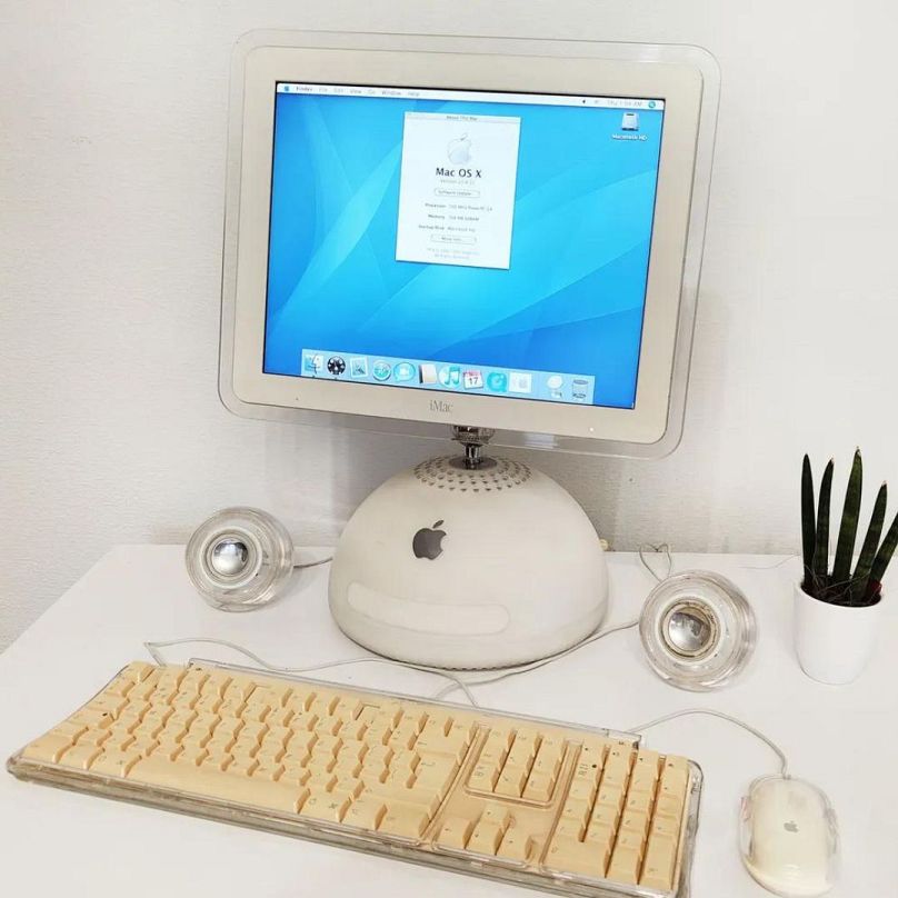 iMac G4, ein All-in-One-PC, der von Apple Computer von Januar 2002 bis August 2004 verkauft wurde.