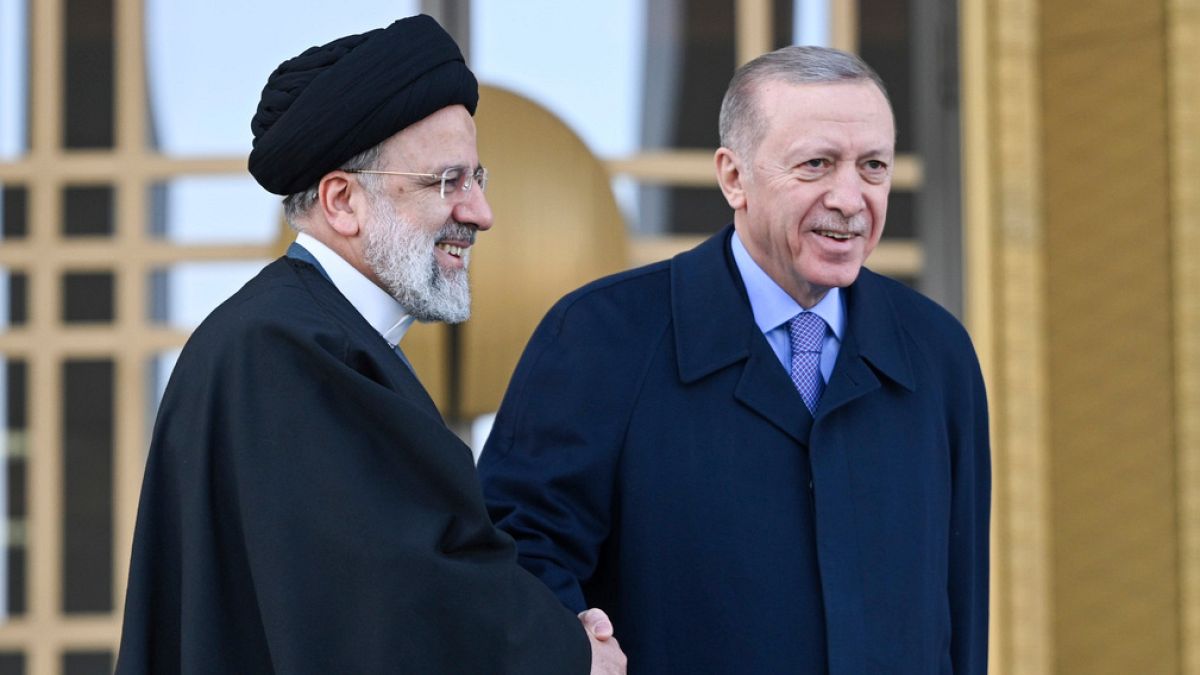 İran Cumhurbaşkanı İbrahim Reisi (sol), Cumhurbaşkanı Recep Tayyip Erdoğan