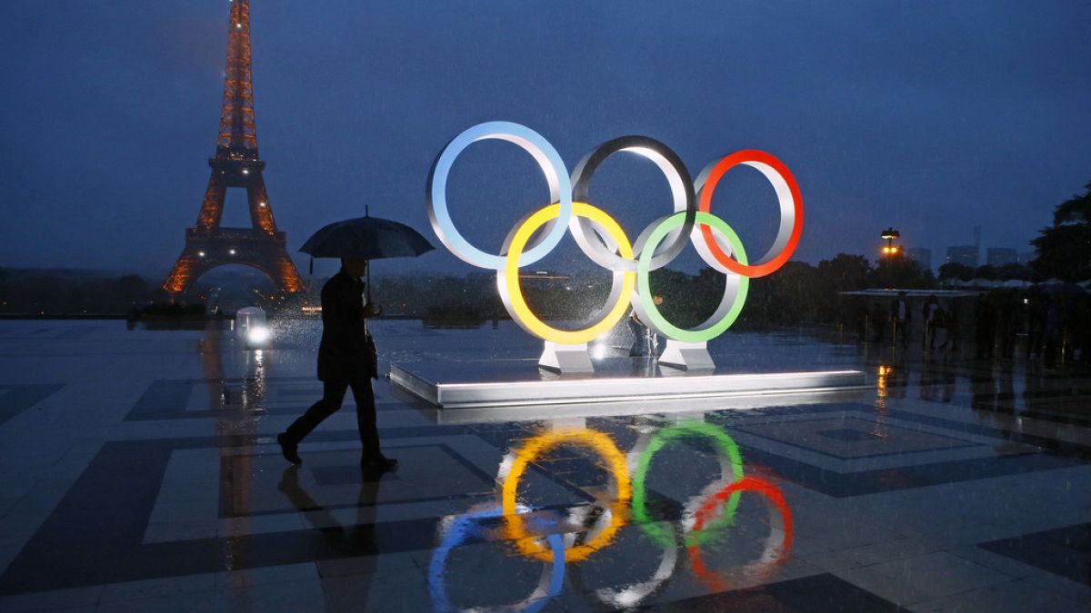 Запознайте се с Матийо Траверс, един от 11 000-те факлоносци за Олимпийските игри в Париж през 2024 г.