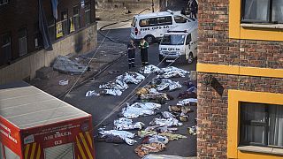 Afrique du Sud : un suspect inculpé pour l'incendie ayant fait 76 morts