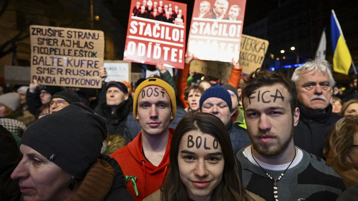 Fico elleni tüntetők Szlovákiában 