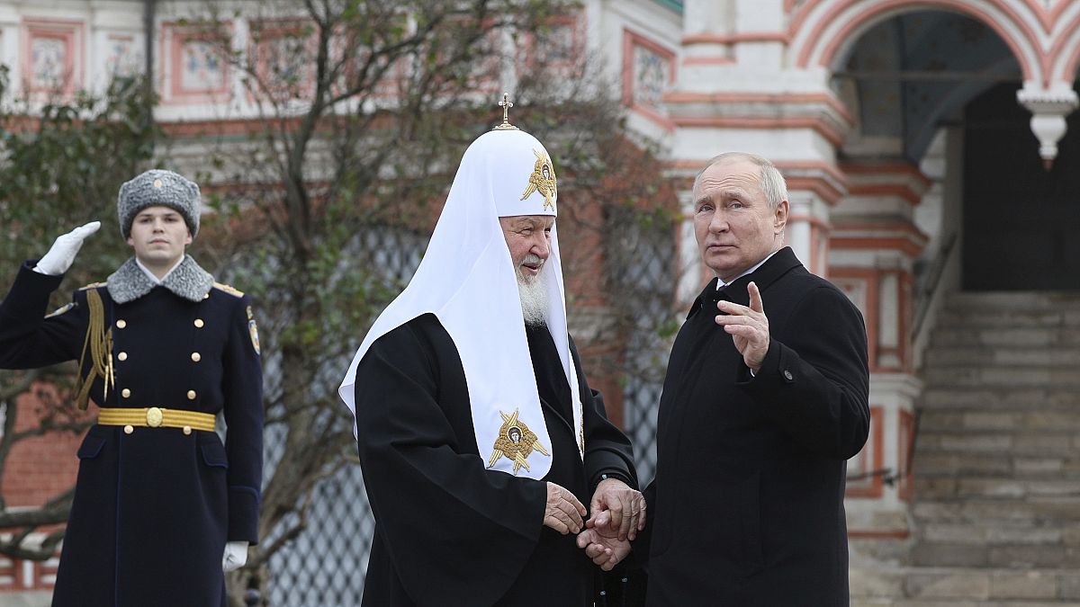 الرئيس الروسي فلاديمير بوتين وبطريرك الكنيسة الأرثوذكسية الروسية 