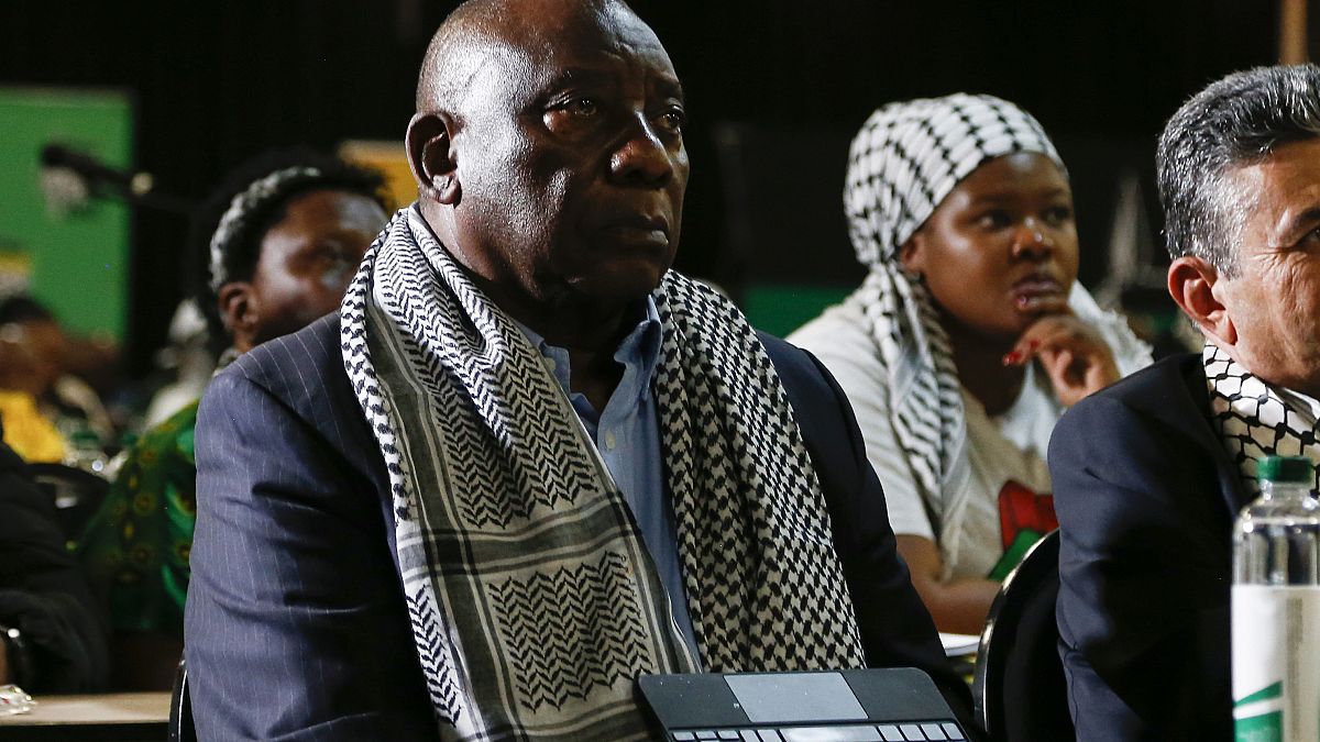 رئيس جنوب أفريقيا سيريل رامافوسا يستمع في جوهانسبرغ في جنوب أفريقيا إلى حكم المحكمة العليا للأمم المتحدة. 2024/01/26