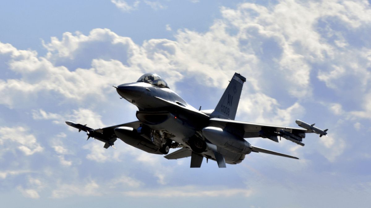 US approves F-16 fighter jet sale to Turkey thumbnail