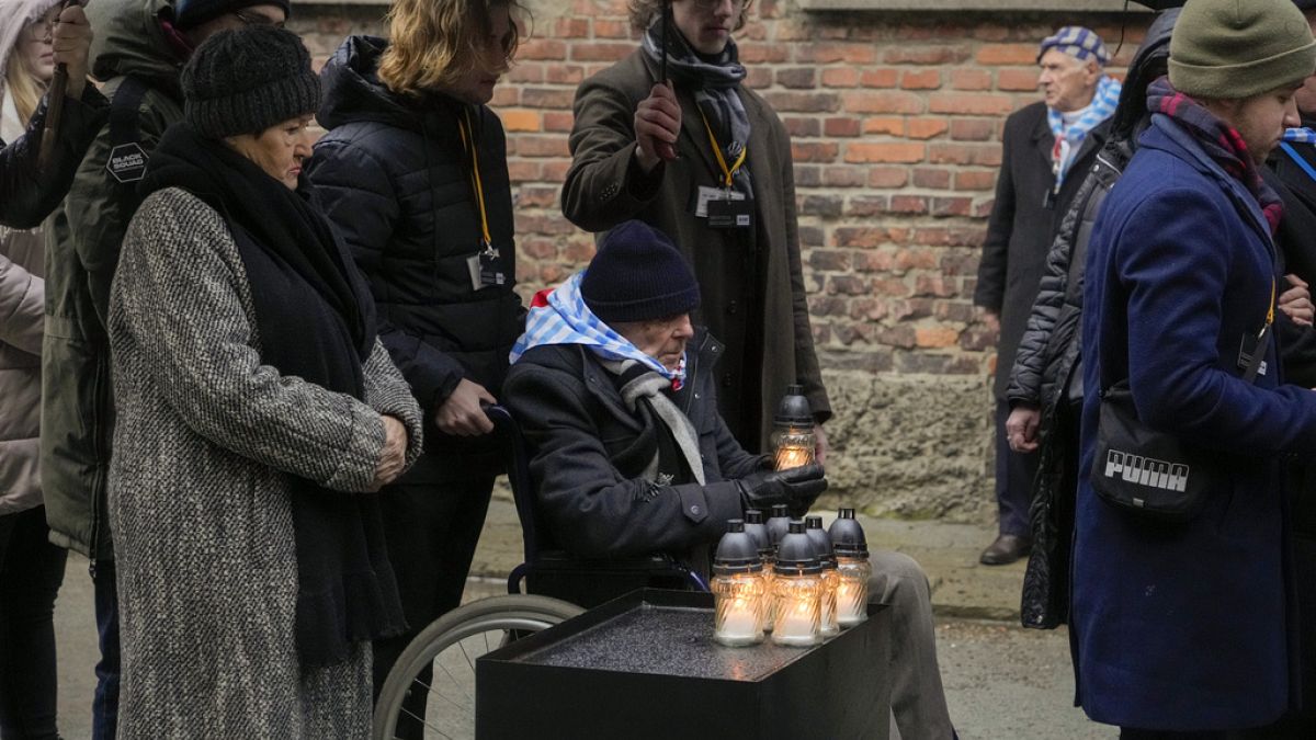 Ocaleni pamiętają ofiary hitlerowskich obozów zagłady w Auschwitz