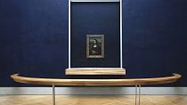 لوحة الموناليزا في متحف اللوفر الفرنسي