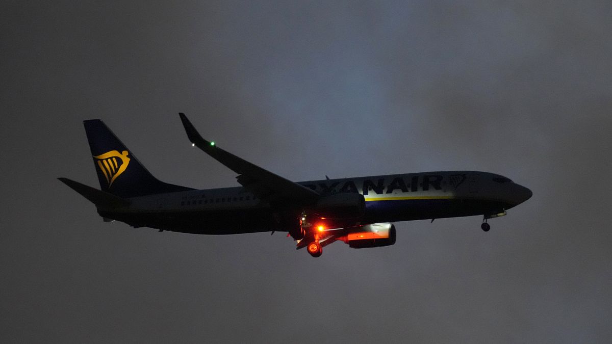 Ryanair подкрепя Boeing, тъй като очакванията за печалба падат