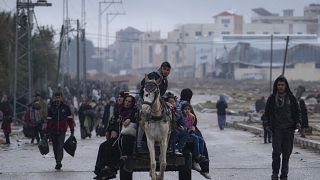 نازحون فلسطينيون يصلون إلى رفح