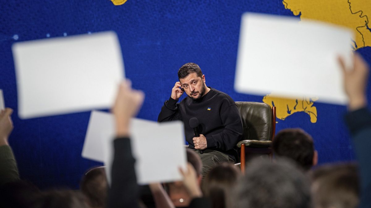 El Presidente ucraniano, Volodymyr Zelenskyy, ha pedido a los aliados occidentales que aceleren las gestiones sobre los activos congelados del Banco Central ruso.