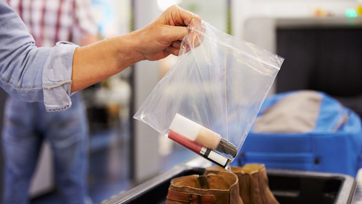Новые сканеры безопасности в аэропортах избавят от необходимости вынимать жидкости из сумок при проверке.