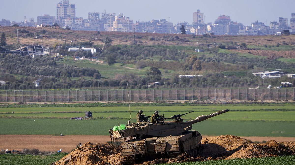 Izraeli tank a Gázai övezet közelében