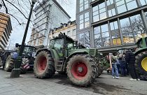 مزارعو بلجيكا يبرؤون حصار بروكسل بالجرارات الزراعية