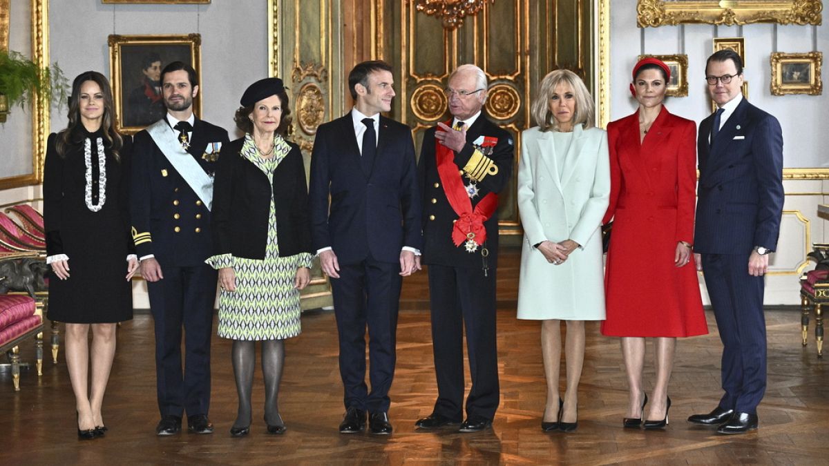 الرئيس الفرنسي إيمانويل ماكرون في السويد
