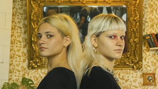 Die georgischen Zwillinge Amy und Ano