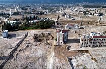 أنطاكيا: منظر جوي لمنطقة تمّ تطهيرها من أنقاض المباني التي دمرتها زلزال فبراير-شباط 2024.