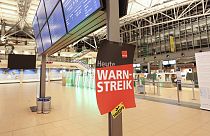 Güvenlik çalışanları ülkenin önde gelen 11 havalimanında greve gitti