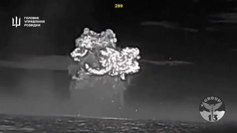 Das vom ukrainischen Militär veröffentlichte Video zeigt eine riesige Explosionswolke.