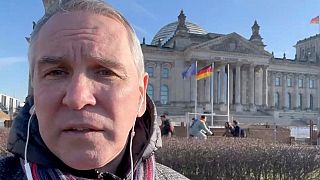 Vlagyimir Szergijenko a berlini Reichstag előtt