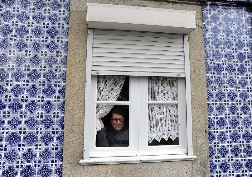 Híres azulejo csempék egy házon Viana do Castelóban