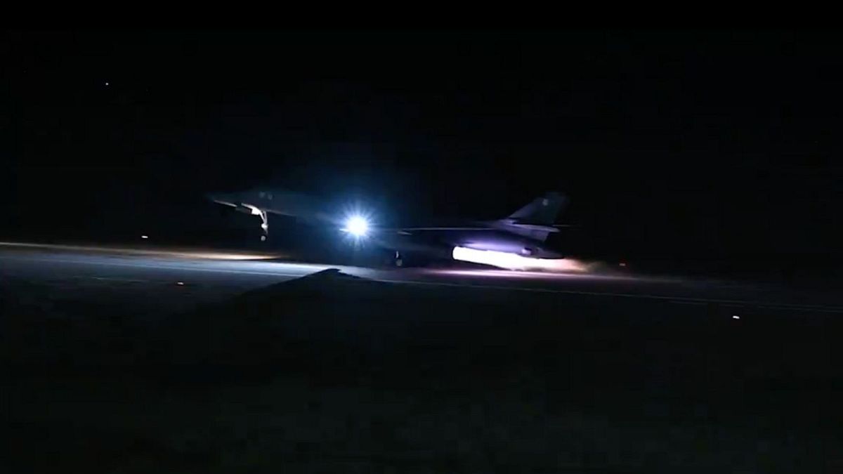 پرواز جنگنده‌های آمریکایی برای حمله به اهدافی در سوریه و عراق