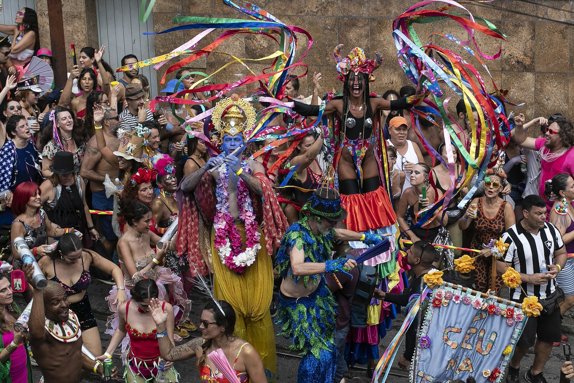 Video. Brasile: a Rio de Janeiro il rito purificatorio prima del carnevale