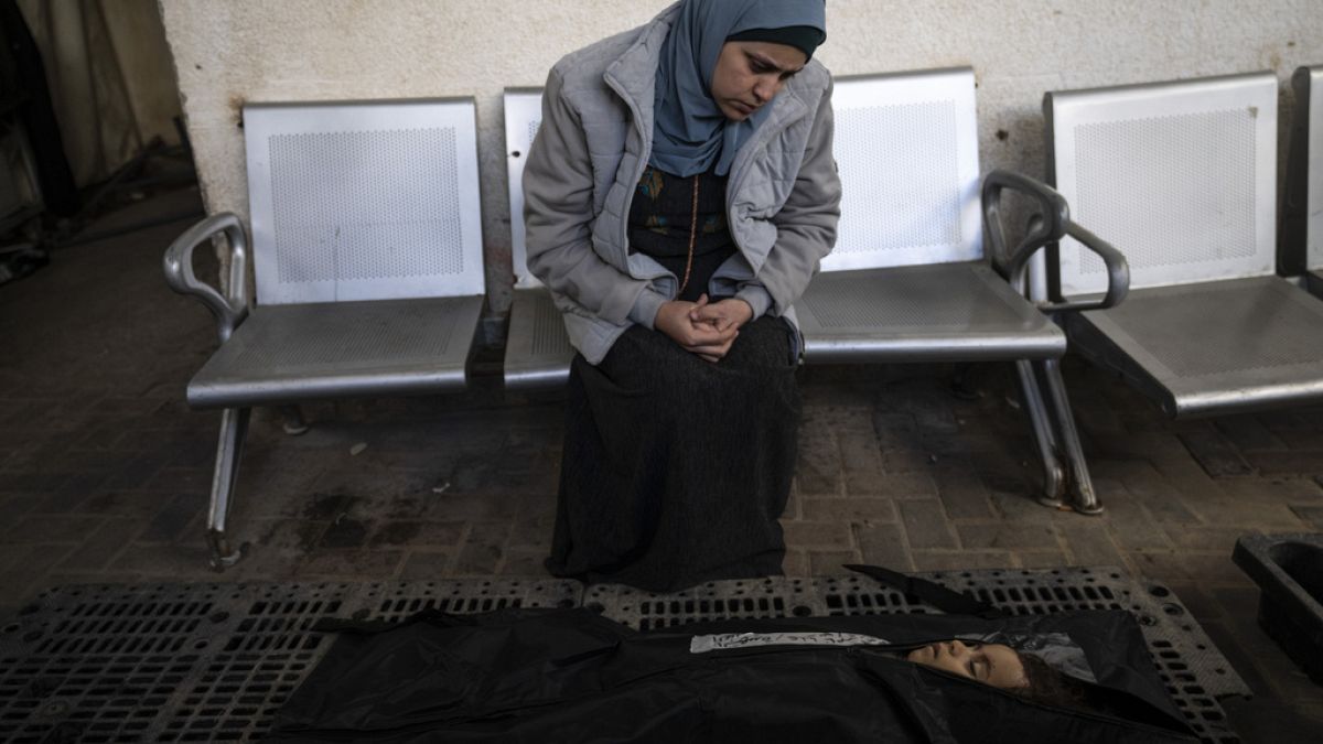 Trauer um ein totes Kind in Rafah im Gazastreifen