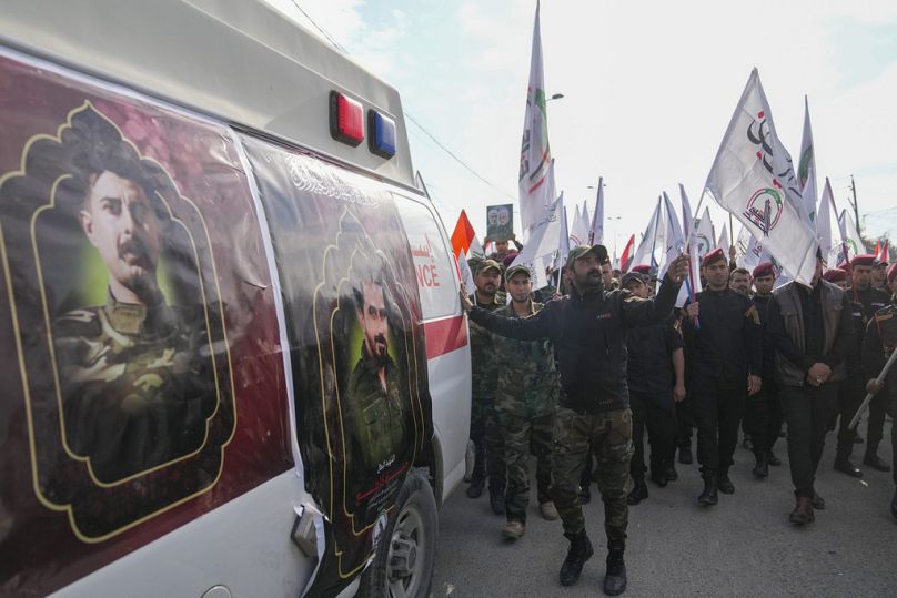 Les funérailles de membres d'un groupe chiite irakien tués par une frappe aérienne américaine, à Bagdad, dimanche 4 février.