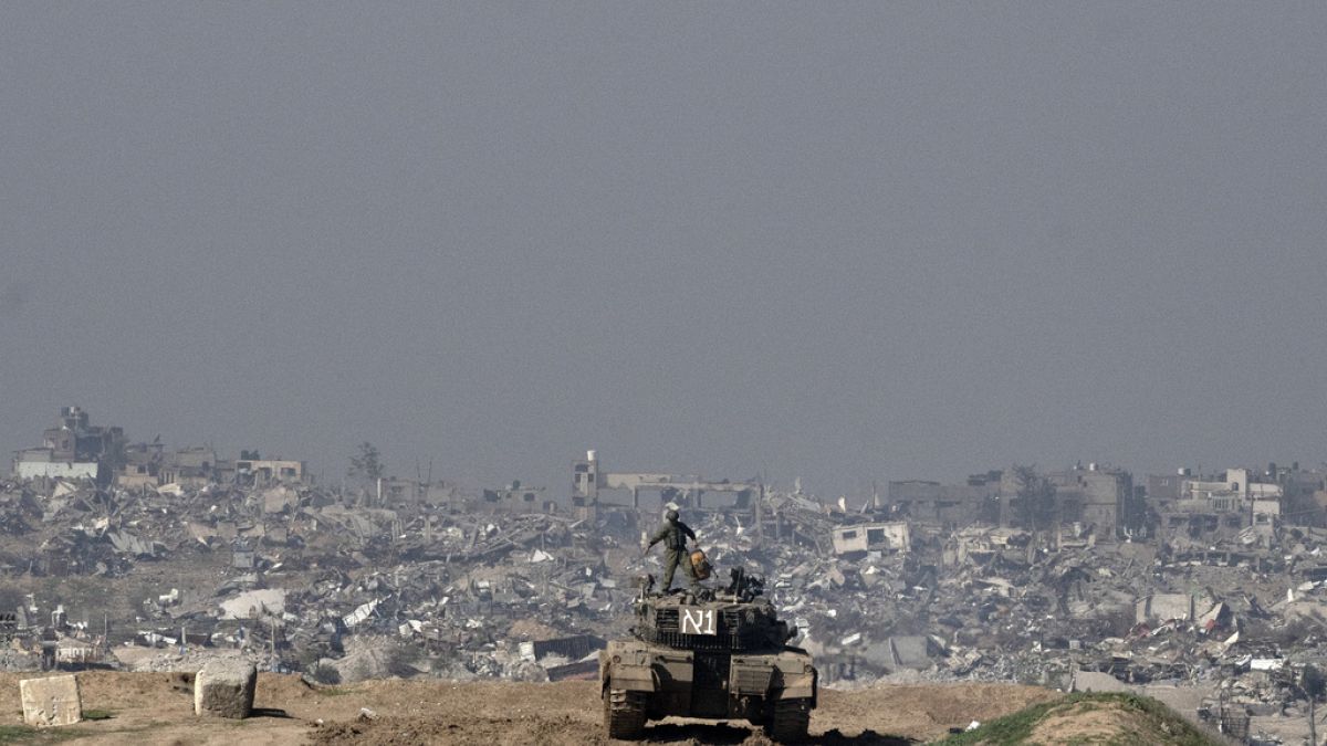Israel verstärkt seine Luftangriffe im Zentrum und im Süden von Gaza. 