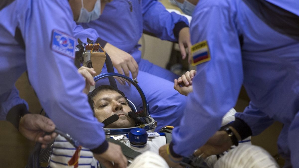 Cosmonauta russo passa mais de dois anos no espaço e estabelece novo recorde mundial