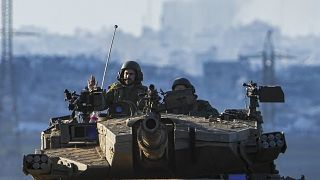 مدرعة إسرائيلية قرب غزة