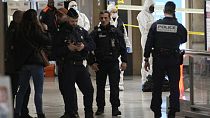 الشرطة td محطة غار دي ليون بعد هجوم السبت 3 فبراير 2024 في باريس.