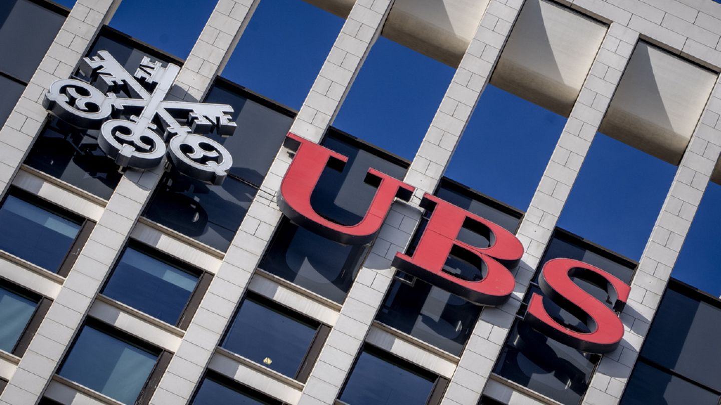 Swiss banking giant UBS sees hopeful future, despite losses | Euronews