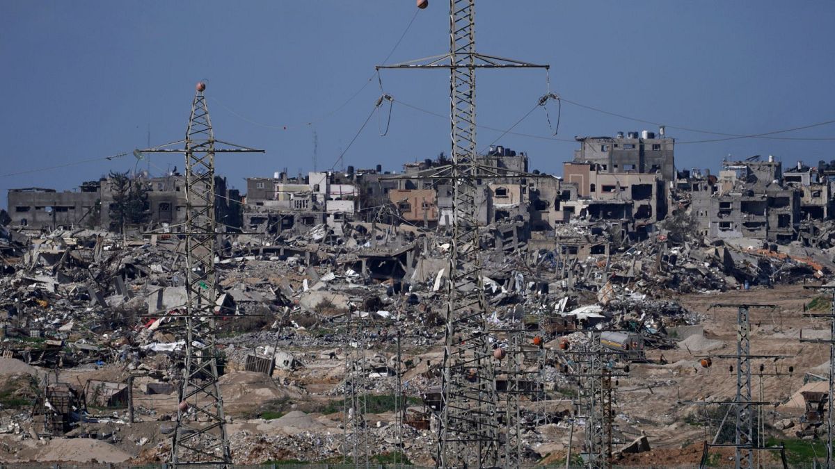 آوار ساختمان های تخریب شده در عملیات زمینی ارتش اسرائیل در نوار غزه از جنوب اسرائیل
