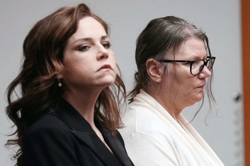 Attorney Shannon Smith, left, stands next to defendant Jennifer Crumbley during her trial, Monday, Feb. 5, 2024 in Pontiac, Mich.