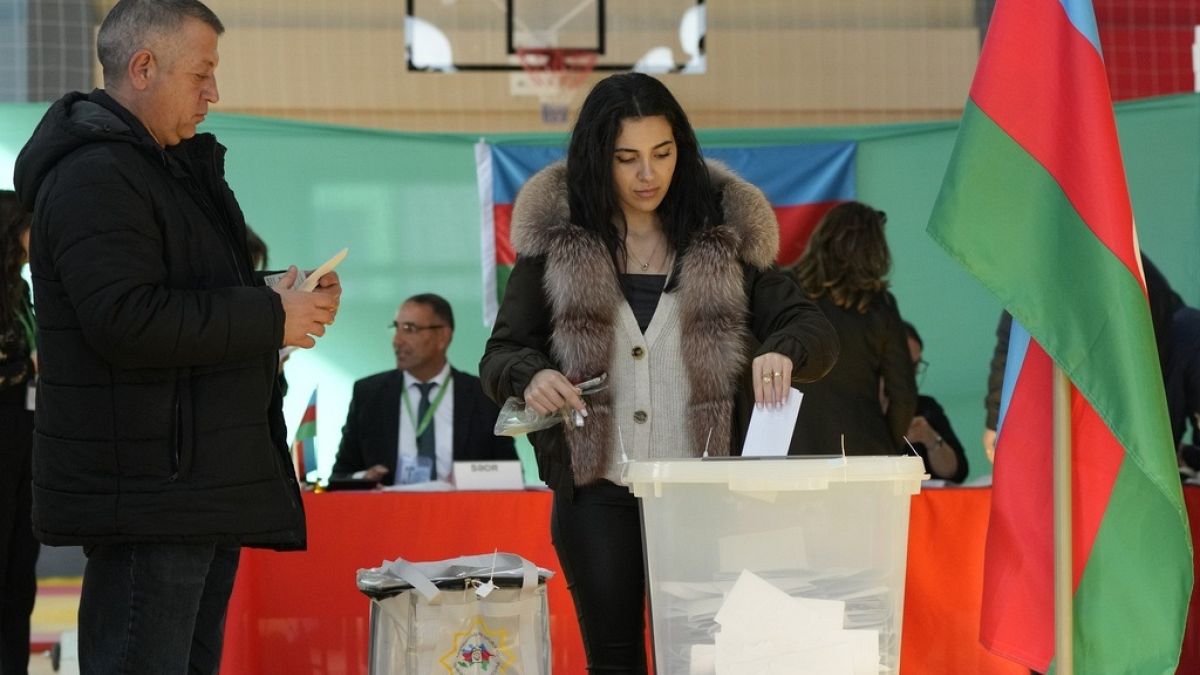 Vorgezogene Präsidentschaftswahlen in Aserbaidschan