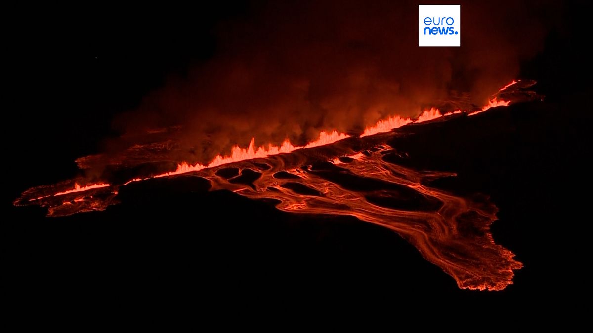Vulkan auf Island speit wieder Feuer.