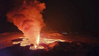 Извержение вулкана на полуострове Рейкьянес 
