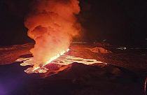 İzlanda'da yanardağ patlaması