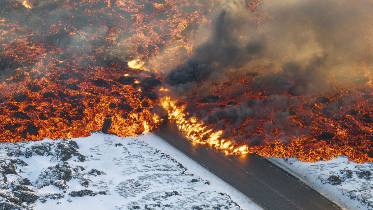 Maioria das estradas estão a ser engolidas pela lava