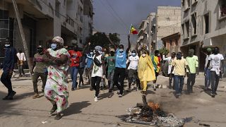 Sénégal : au moins 1 mort dans des manifestations contre le report du scrutin