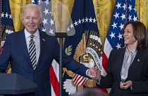 Biden elnök és Harris alelnök a Fehér Házban