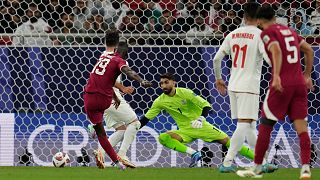 صحنه به ثمر رسیدن گل سوم تیم فوتبال قطر به ایران